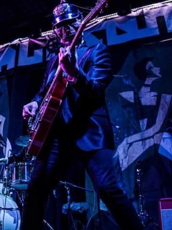 ANDRÉ LAUD RIDER LOS PONTIAKS GUITARRA